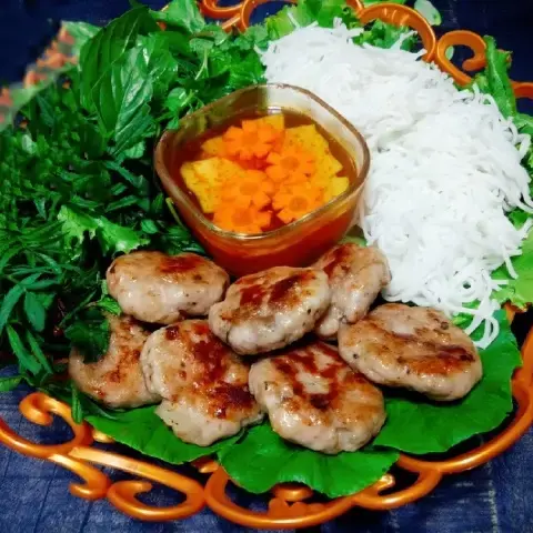 Bún Chả Viên Nướng Than Hoa Thơm Nức Mũi