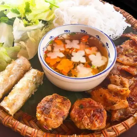 Bún Chả Viên Nướng Than Hoa Thơm Nức Mũi