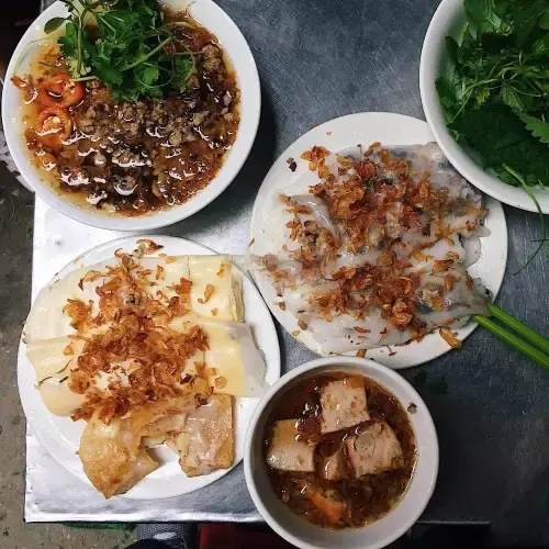 Bánh Cuốn Nóng Thịt Băm Mộc Nhĩ Kèm Chả Lụa