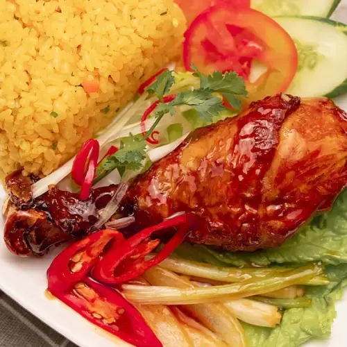 Cơm Gà Chiên Nước Mắm Giòn Rụm