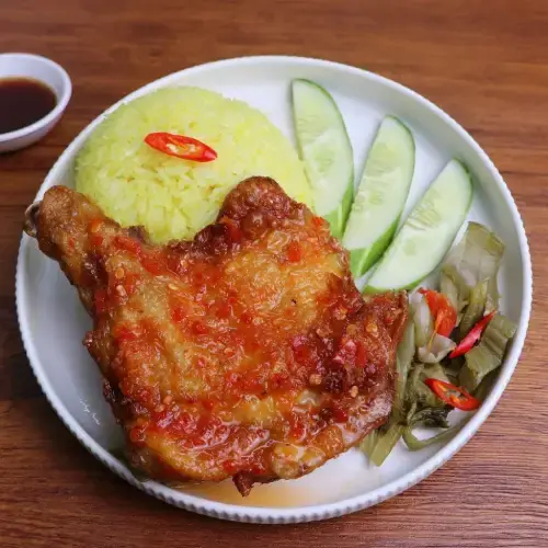 Cơm Gà Chiên Nước Mắm Giòn Rụm
