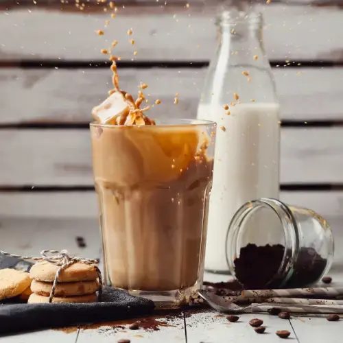 Cà Phê Sữa Đá Đậm Đà Sánh Mịn