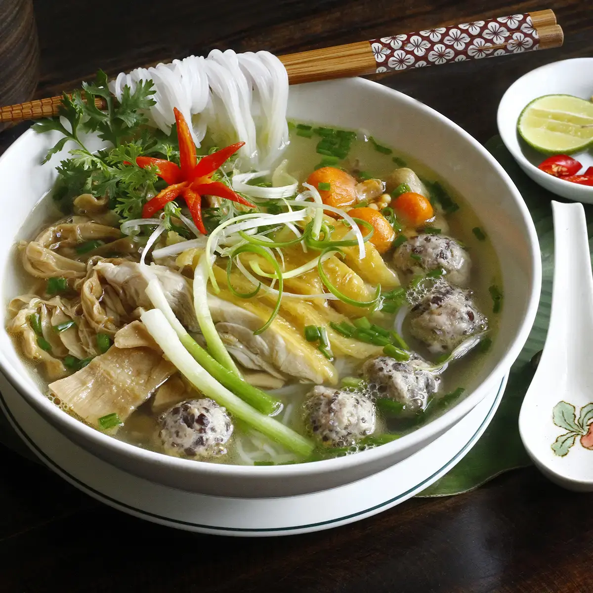 Phở Gà Xé Phay Hành Chẻ Thanh Mát