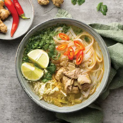 Phở Gà Xé Phay Hành Chẻ Thanh Mát