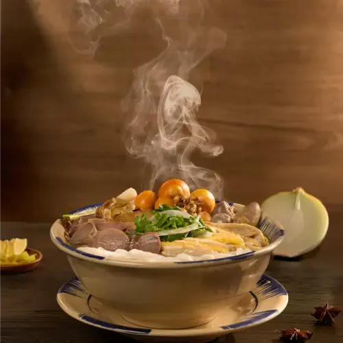 Phở Gà Xé Phay Hành Chẻ Thanh Mát