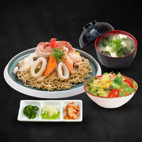 Mì Xào Bò - Hải Sản - Trứng Ốp La Sốt Cung Đình Đậm Đà