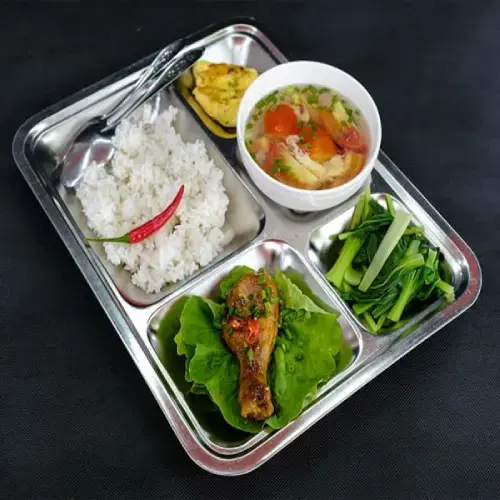 Cơm Suất Văn Phòng Tự Chọn Đủ Món Bình Dân