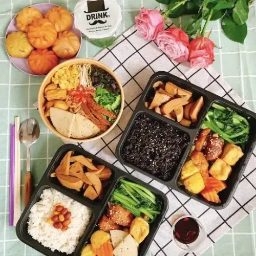 Cơm Suất Văn Phòng Tự Chọn Đủ Món Bình Dân