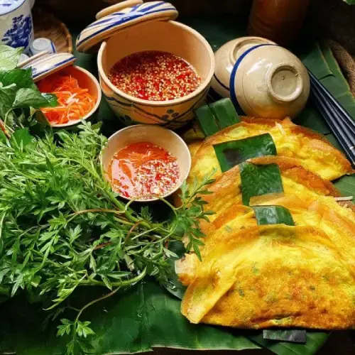 Bánh Xèo Giòn Rụm Đặc Biệt Thập Cẩm (Tôm + Thịt + Mực)