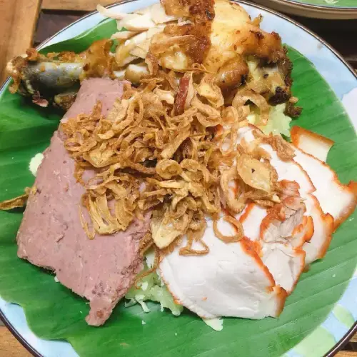 Xôi Mặn Thập Cẩm Siêu Topping Nóng Hổi Đẫm Nước Thịt Kho Trứng Cút